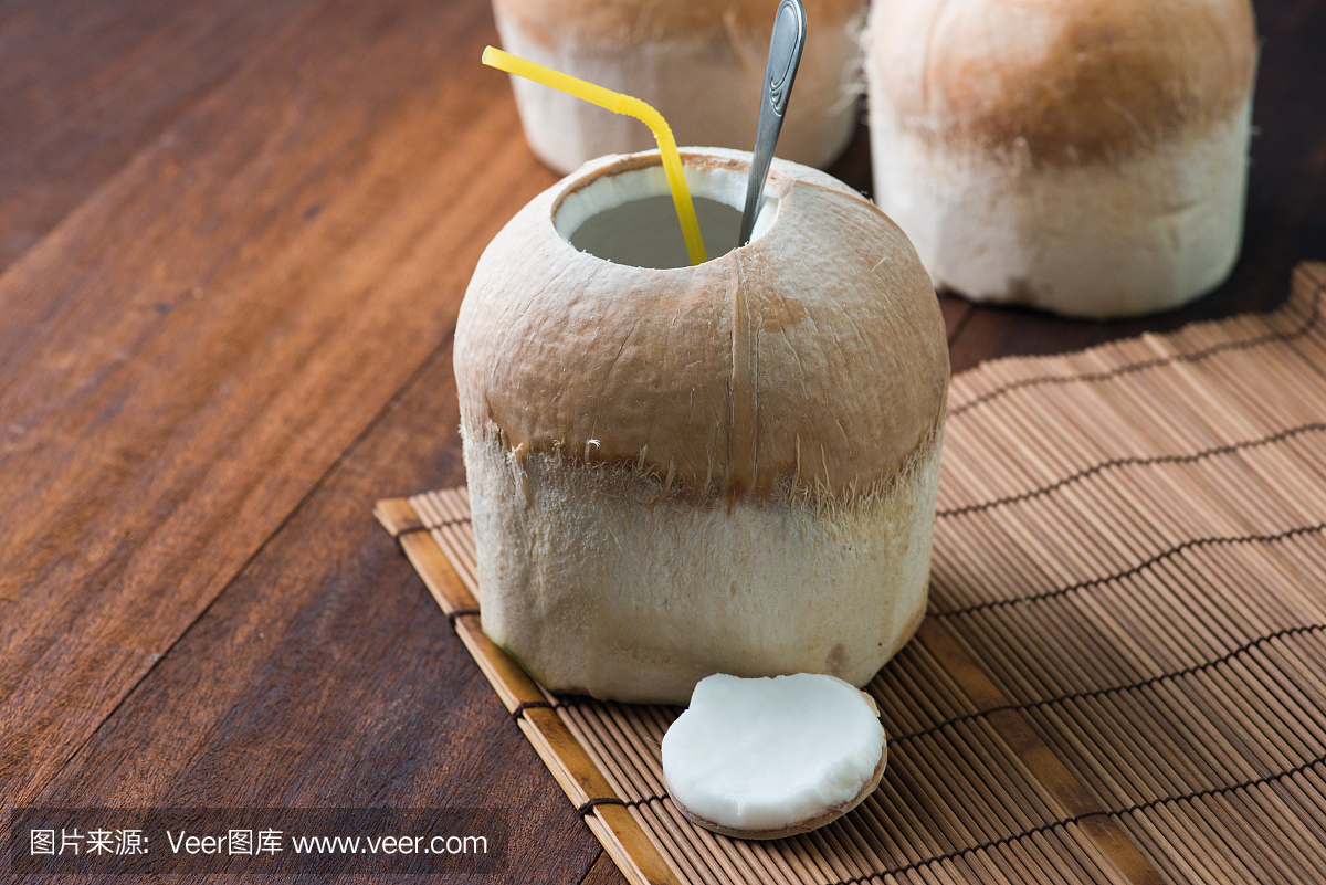 新鮮椰子喝